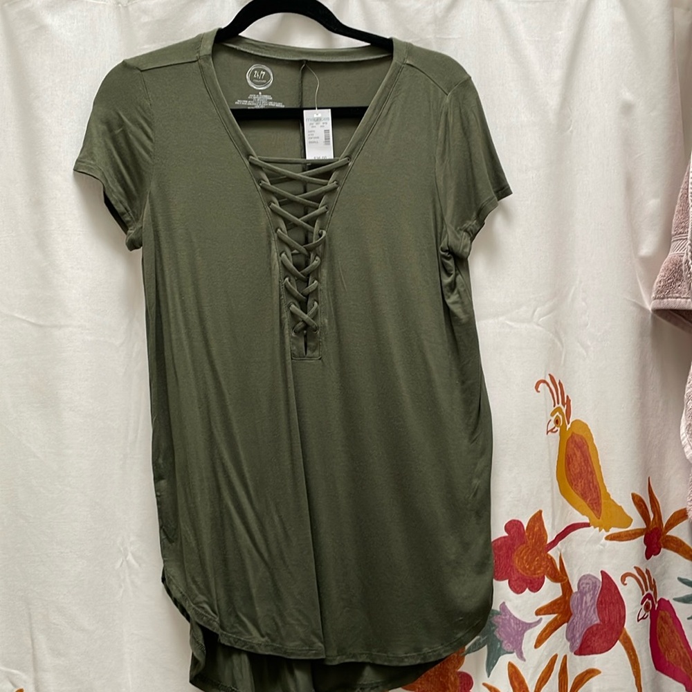 Low cut stitched v-neck